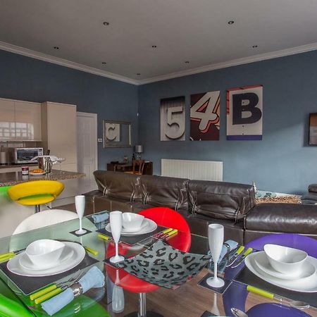 Most Central Luxury Apartment - Sleeps 4 & Free Parking! Chester Dış mekan fotoğraf