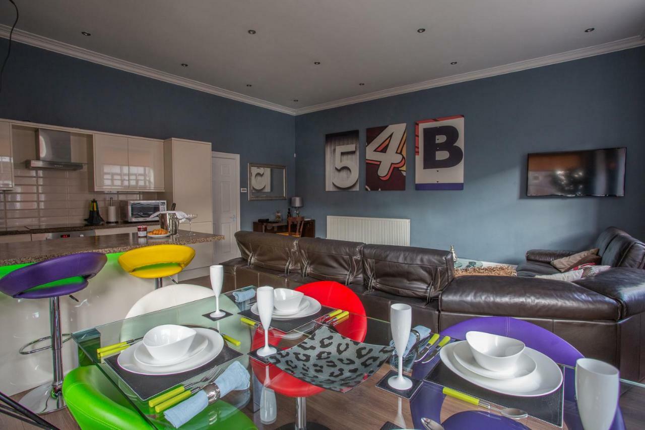 Most Central Luxury Apartment - Sleeps 4 & Free Parking! Chester Dış mekan fotoğraf