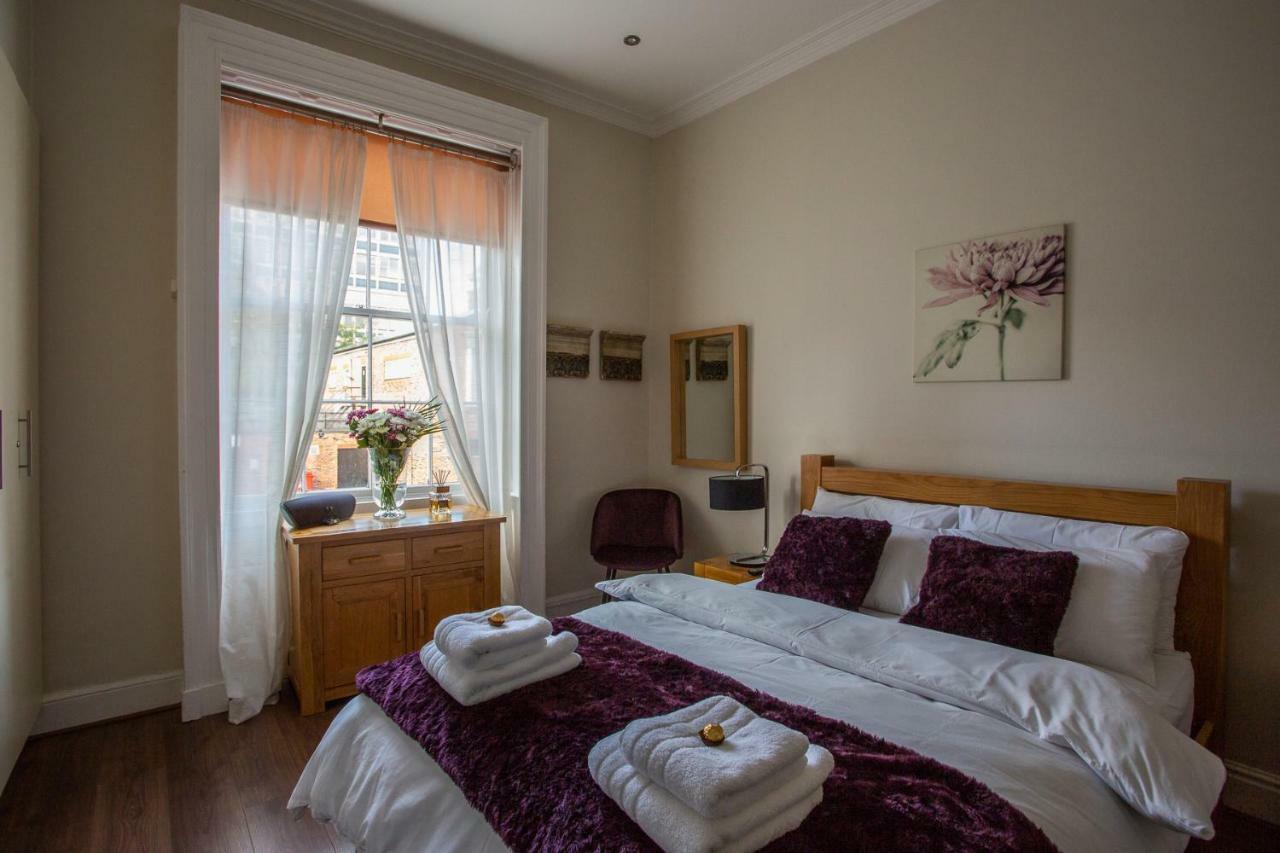 Most Central Luxury Apartment - Sleeps 4 & Free Parking! Chester Dış mekan fotoğraf