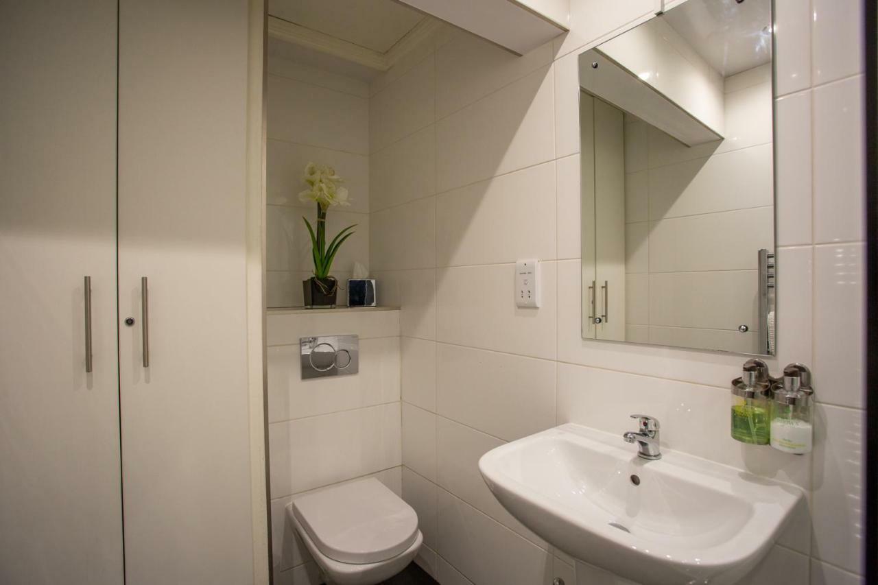 Most Central Luxury Apartment - Sleeps 4 & Free Parking! Chester Dış mekan fotoğraf